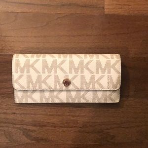 Michael Kors white signature slim wallet